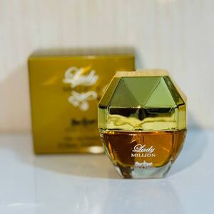 عطر زنانه لیدی میلیون Lady Million با رایحه گرم و شیرین